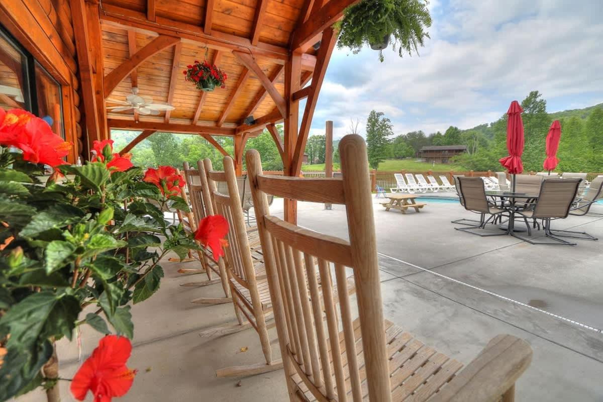 Gorgeous View. Hot Tub. Privacy. Fireplace. Pool & Fishing Access! Сев'єрвілл Екстер'єр фото