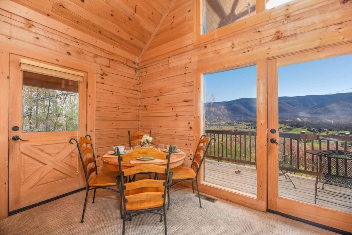 Gorgeous View. Hot Tub. Privacy. Fireplace. Pool & Fishing Access! Сев'єрвілл Екстер'єр фото