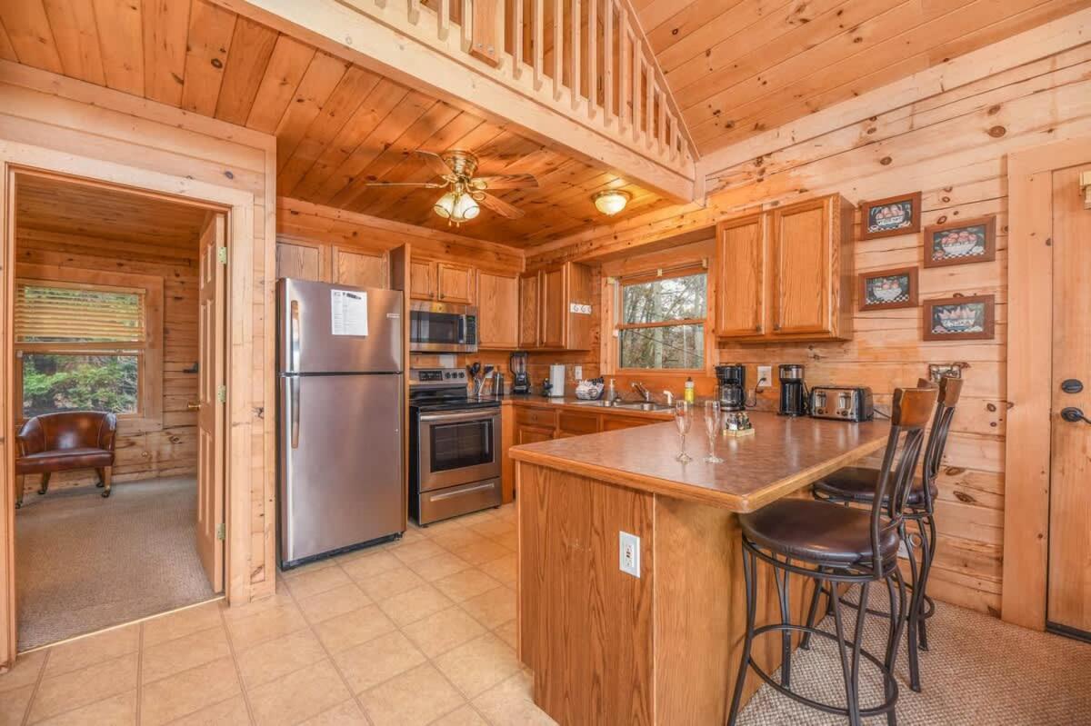 Gorgeous View. Hot Tub. Privacy. Fireplace. Pool & Fishing Access! Сев'єрвілл Екстер'єр фото