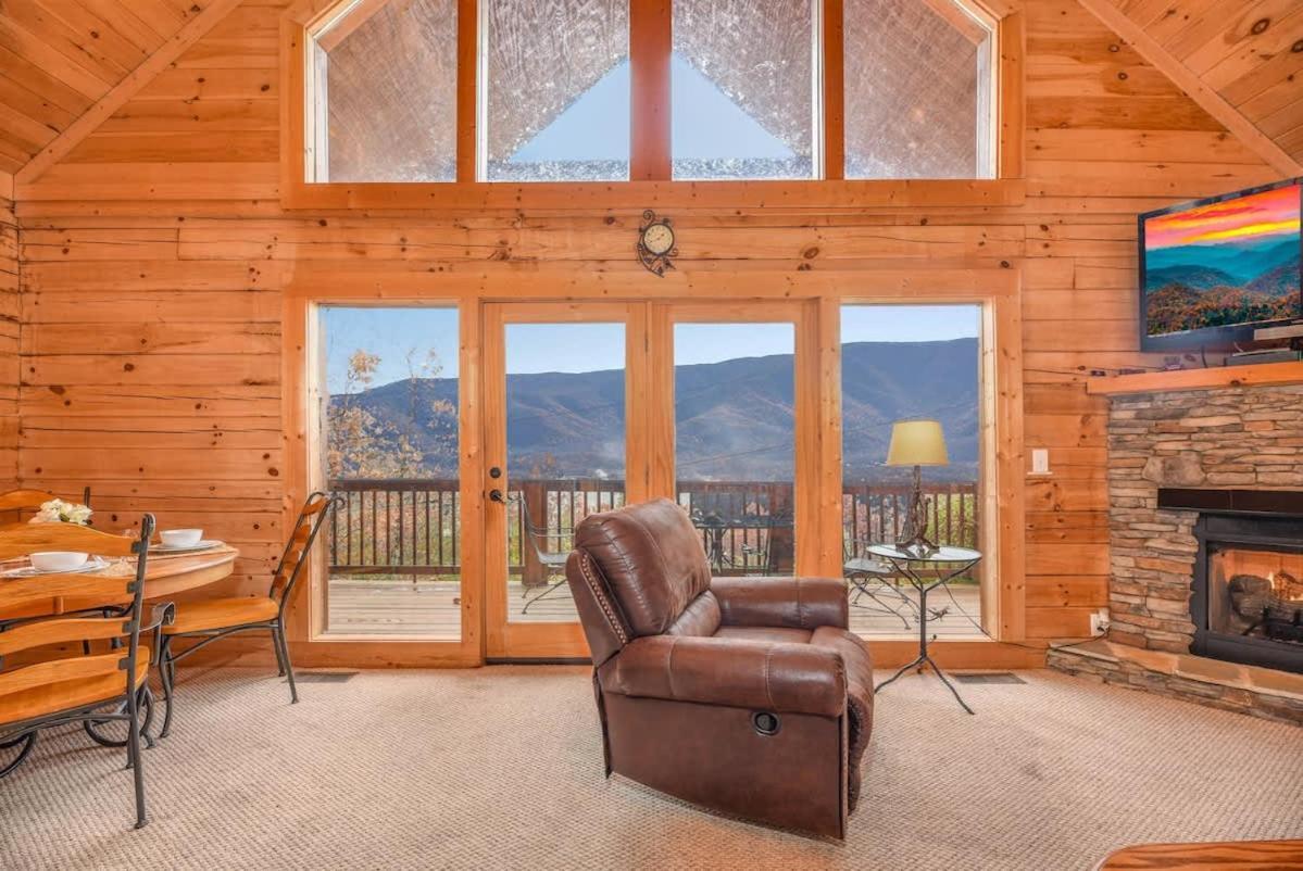 Gorgeous View. Hot Tub. Privacy. Fireplace. Pool & Fishing Access! Сев'єрвілл Екстер'єр фото